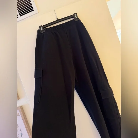 BLACK Flare Cargo Sweatpants (cover photo for reference) - Picture 4 of 7